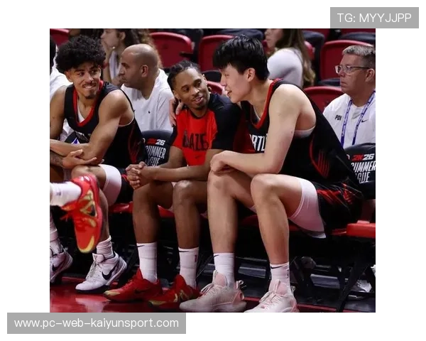 CBA篮筐被扣歪引热议：技术还是偶然？背后隐藏的篮球故事