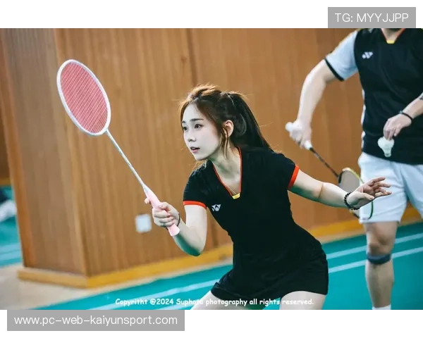 羽毛球后场重杀点燃全场——激发你的终极战斗力 羽毛球后场重杀点燃全场——激发你的终极战斗力