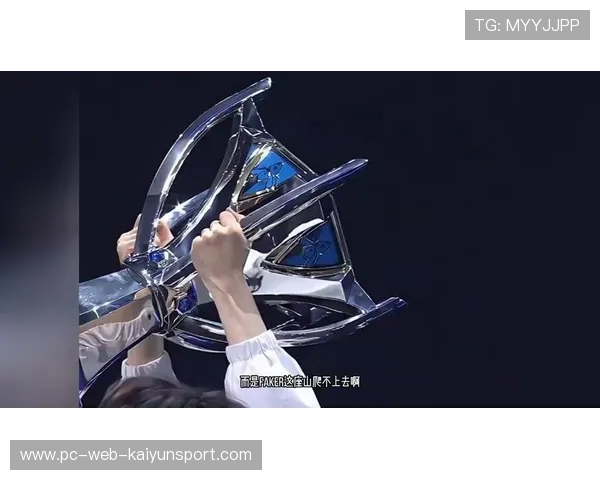 Faker×Uzi同框名场面：竞赛精神跨越赛区边界