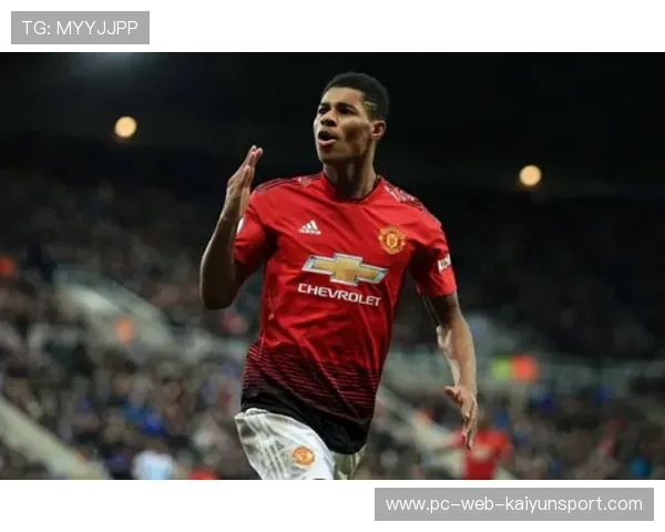 拉什福德点球主罚稳稳命中