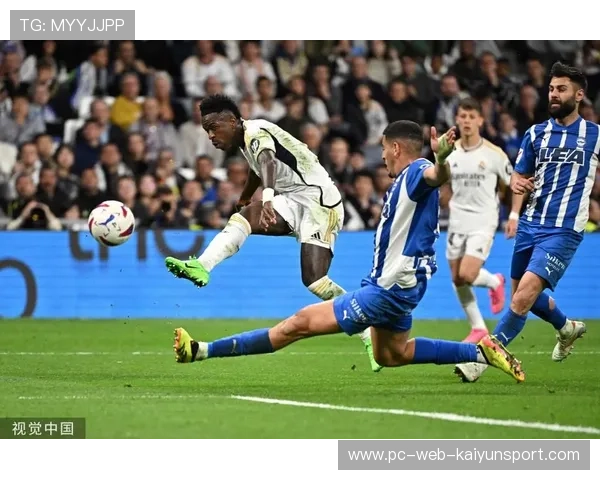 维尼修斯盘带使出多重变速，皇马边路彻底打开